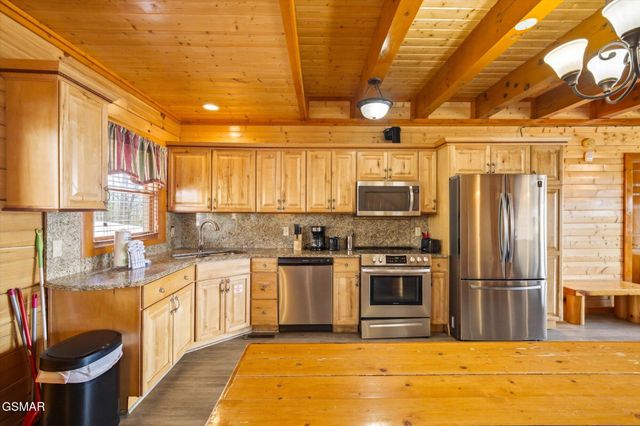 1707 High Rock Way, Sevierville, TN 37862