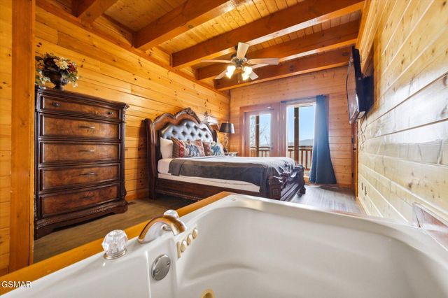 1707 High Rock Way, Sevierville, TN 37862