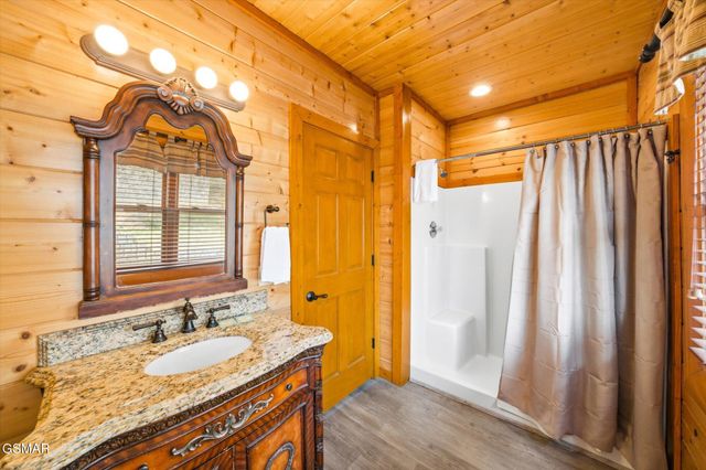 1707 High Rock Way, Sevierville, TN 37862