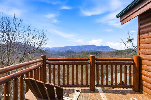1707 High Rock Way, Sevierville, TN 37862