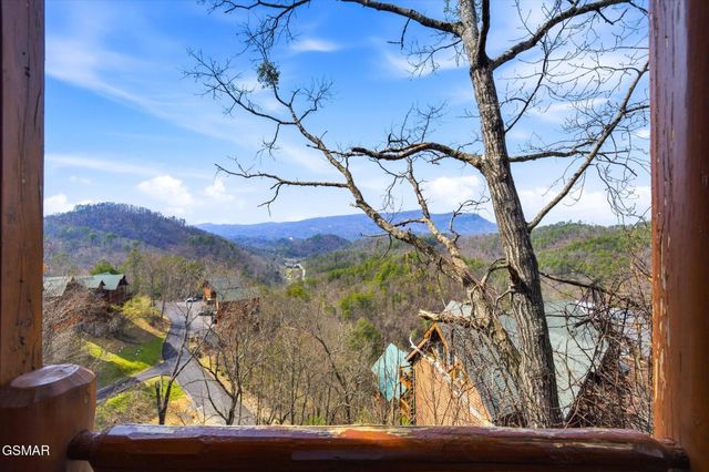 1707 High Rock Way, Sevierville, TN 37862