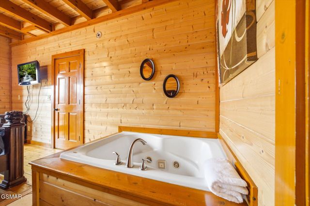 1707 High Rock Way, Sevierville, TN 37862