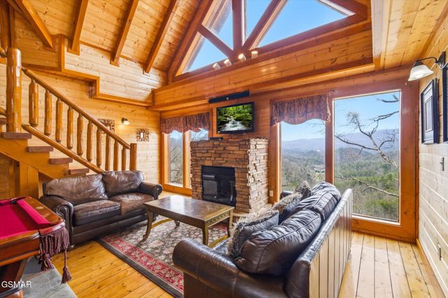 1707 High Rock Way, Sevierville, TN 37862