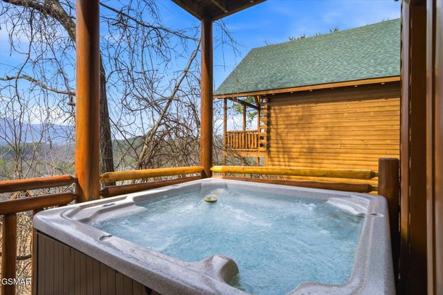 1707 High Rock Way, Sevierville, TN 37862