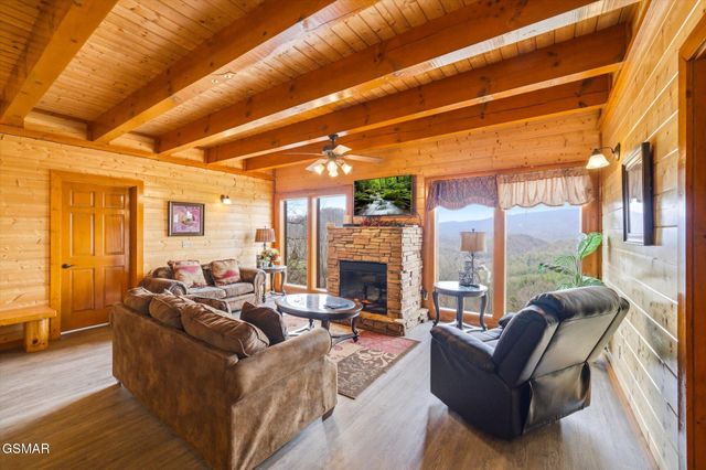 1707 High Rock Way, Sevierville, TN 37862