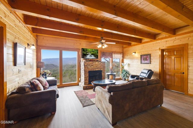 1707 High Rock Way, Sevierville, TN 37862