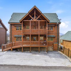 1707 High Rock Way, Sevierville, TN 37862