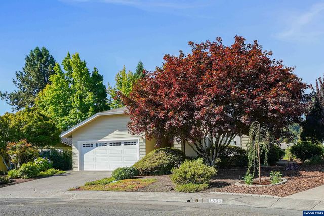 1624 Sunrise Cir NW, Salem, OR 97304