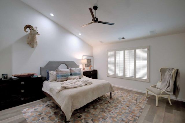 11418 Coloma Rd, Gold River, CA 95670