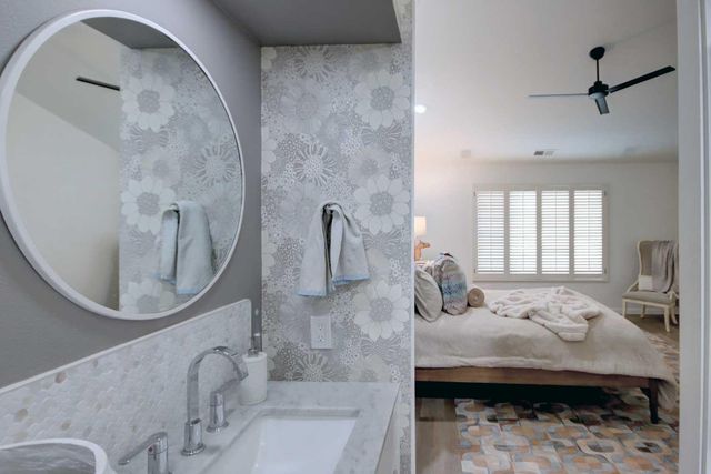 11418 Coloma Rd, Gold River, CA 95670