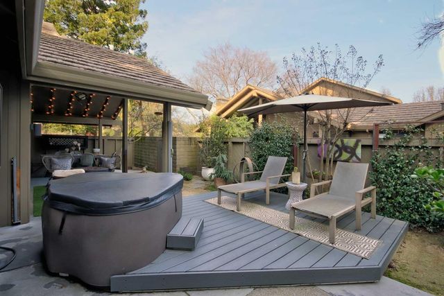 11418 Coloma Rd, Gold River, CA 95670