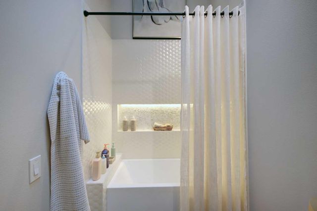 11418 Coloma Rd, Gold River, CA 95670