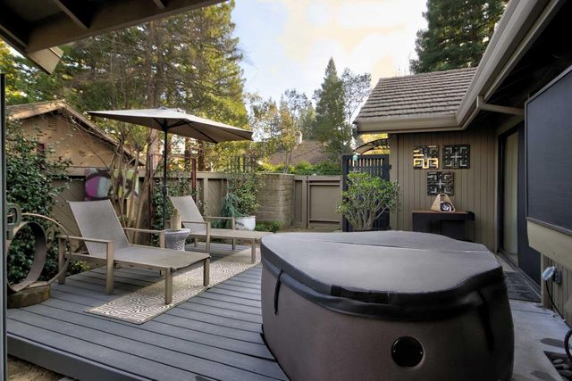 11418 Coloma Rd, Gold River, CA 95670