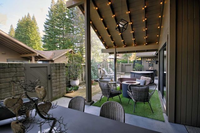 11418 Coloma Rd, Gold River, CA 95670