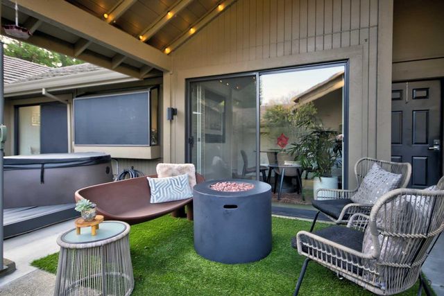 11418 Coloma Rd, Gold River, CA 95670