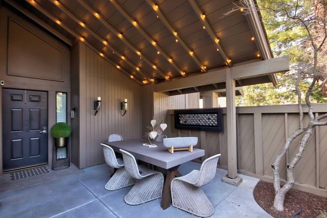 11418 Coloma Rd, Gold River, CA 95670