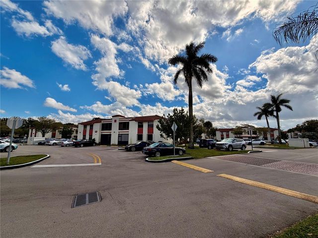 1086 N Hiatus Rd 1086, Pembroke Pines, FL 33026