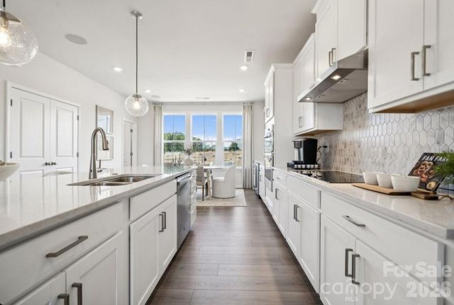 2137 Hawksworth Lane, Charlotte, NC 28262