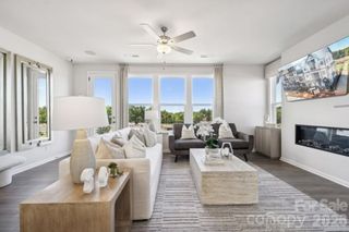 2137 Hawksworth Lane, Charlotte, NC 28262