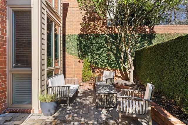63 Willow Glen, Sandy Springs, GA 30342