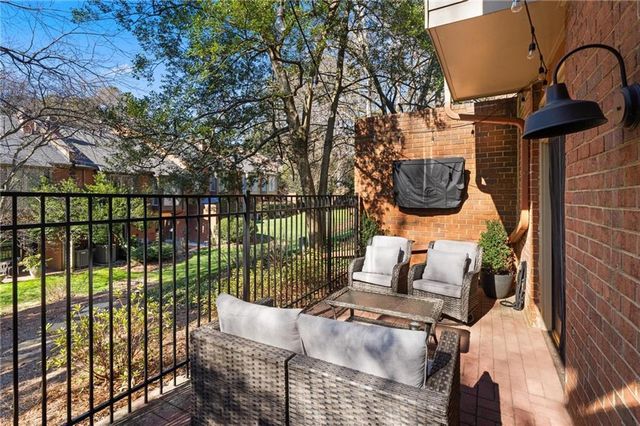 63 Willow Glen, Sandy Springs, GA 30342