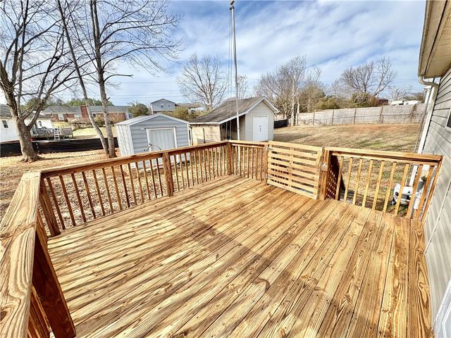 2301 Rolling Green Road, Anderson, SC 29621