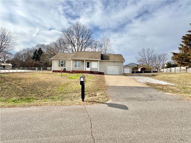 2301 Rolling Green Road, Anderson, SC 29621