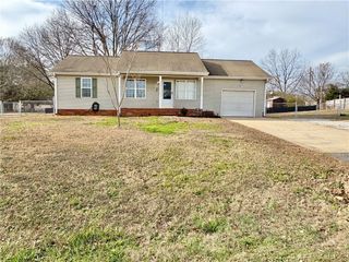 2301 Rolling Green Road, Anderson, SC 29621