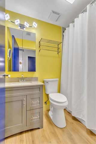 4141 Pennsylvania Avenue 304, Kansas City, MO 64111