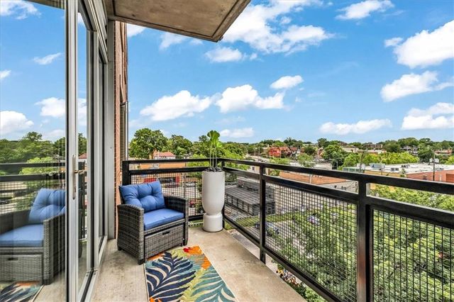 4141 Pennsylvania Avenue 304, Kansas City, MO 64111