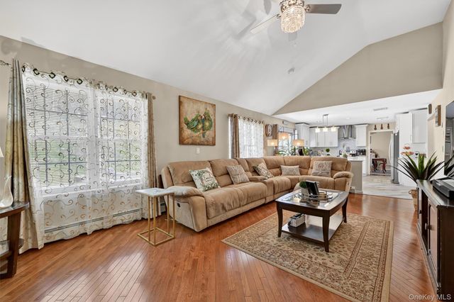 6 Rutland Lane, Newburgh, NY 12550