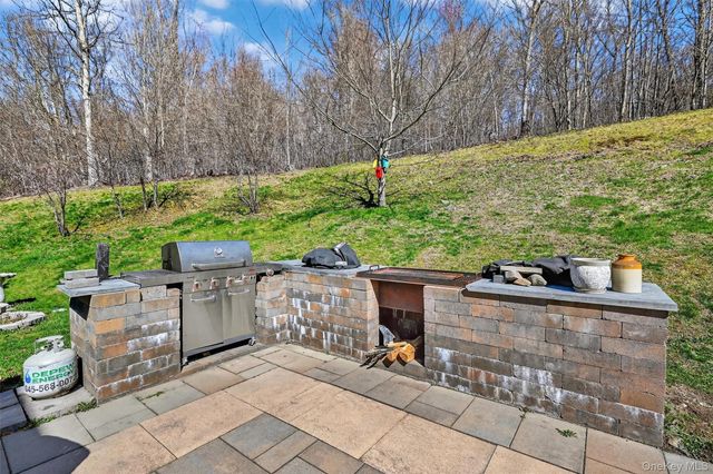 6 Rutland Lane, Newburgh, NY 12550