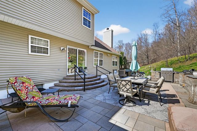 6 Rutland Lane, Newburgh, NY 12550