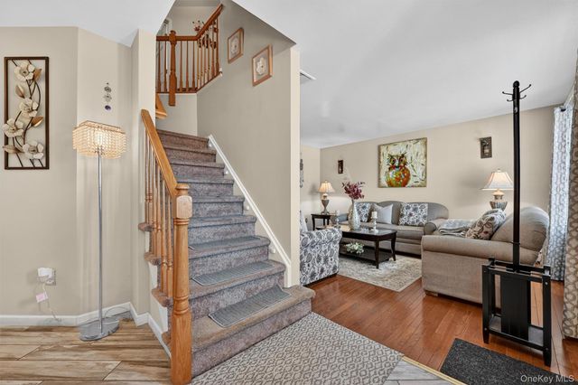 6 Rutland Lane, Newburgh, NY 12550