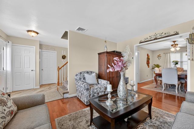 6 Rutland Lane, Newburgh, NY 12550