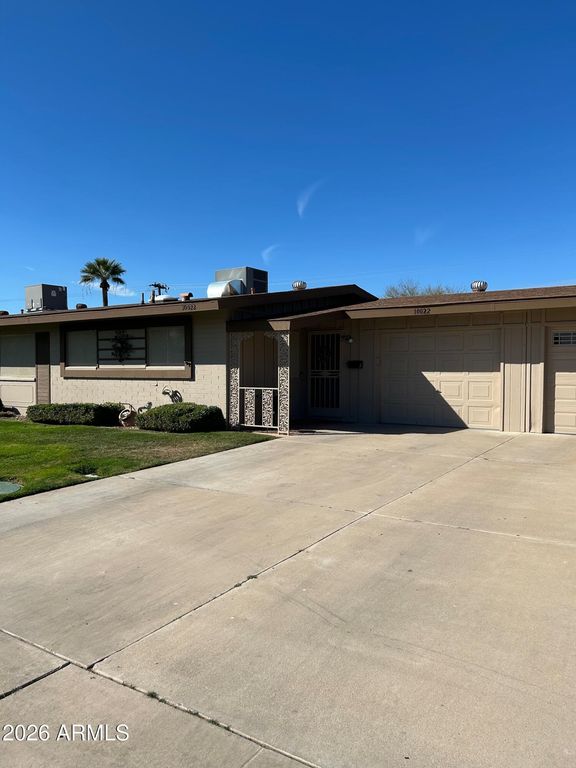 10022 W LAKEVIEW Circle N, Sun City, AZ 85351