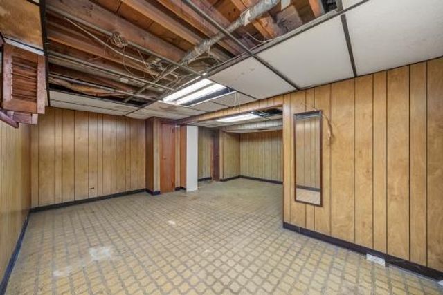 2044 W 69th Street, Chicago, IL 60636