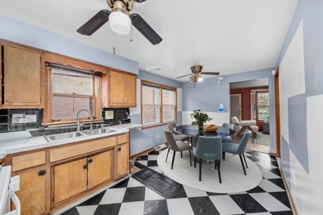 2044 W 69th Street, Chicago, IL 60636