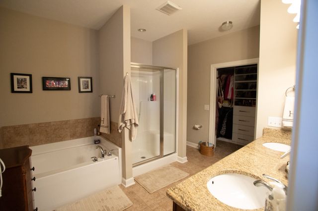 1103 S McMahan Dr, Gallatin, TN 37066
