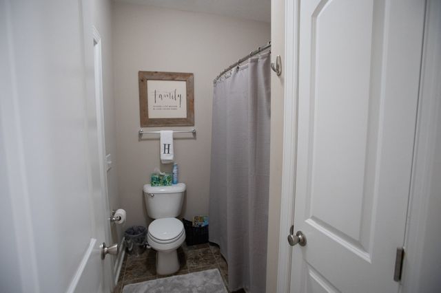 1103 S McMahan Dr, Gallatin, TN 37066