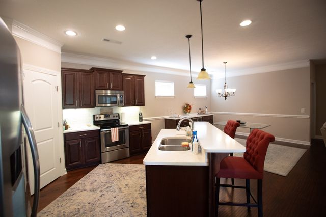 1103 S McMahan Dr, Gallatin, TN 37066