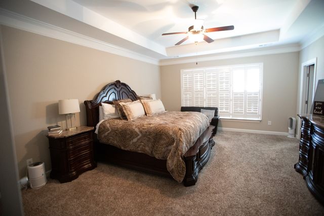 1103 S McMahan Dr, Gallatin, TN 37066