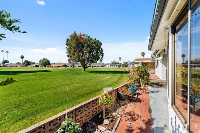 381 Olympia Way, Hemet, CA 92543