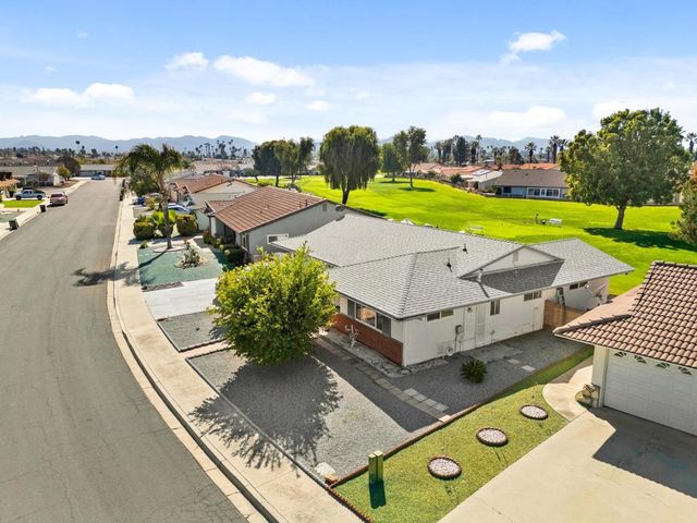 381 Olympia Way, Hemet, CA 92543