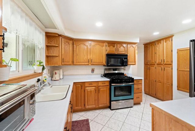 381 Olympia Way, Hemet, CA 92543