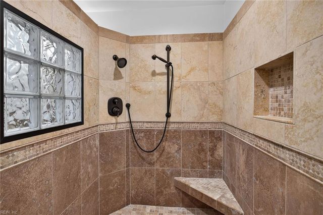 414 Pinewood DR, Virginia Beach, VA 23451