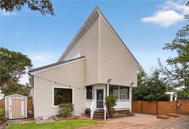 414 Pinewood DR, Virginia Beach, VA 23451