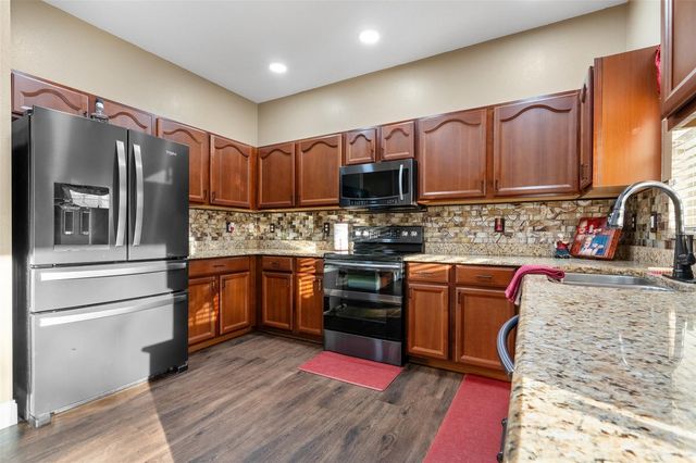 11012 OYSTER BAY CIRCLE, New Port Richey, FL 34654