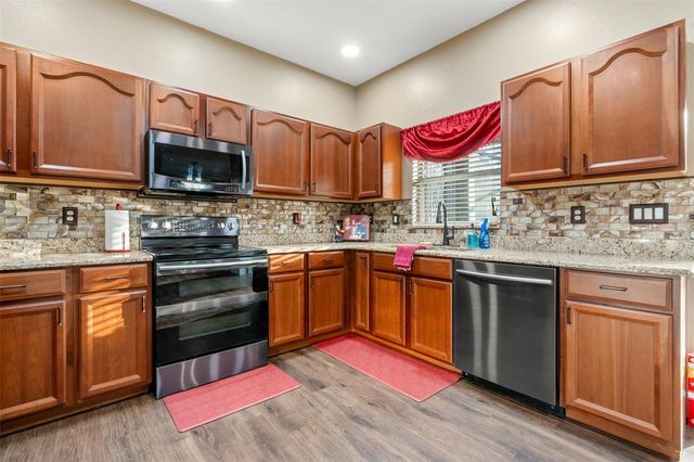 11012 OYSTER BAY CIRCLE, New Port Richey, FL 34654