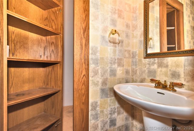 9311 E 16th Street, Tulsa, OK 74112